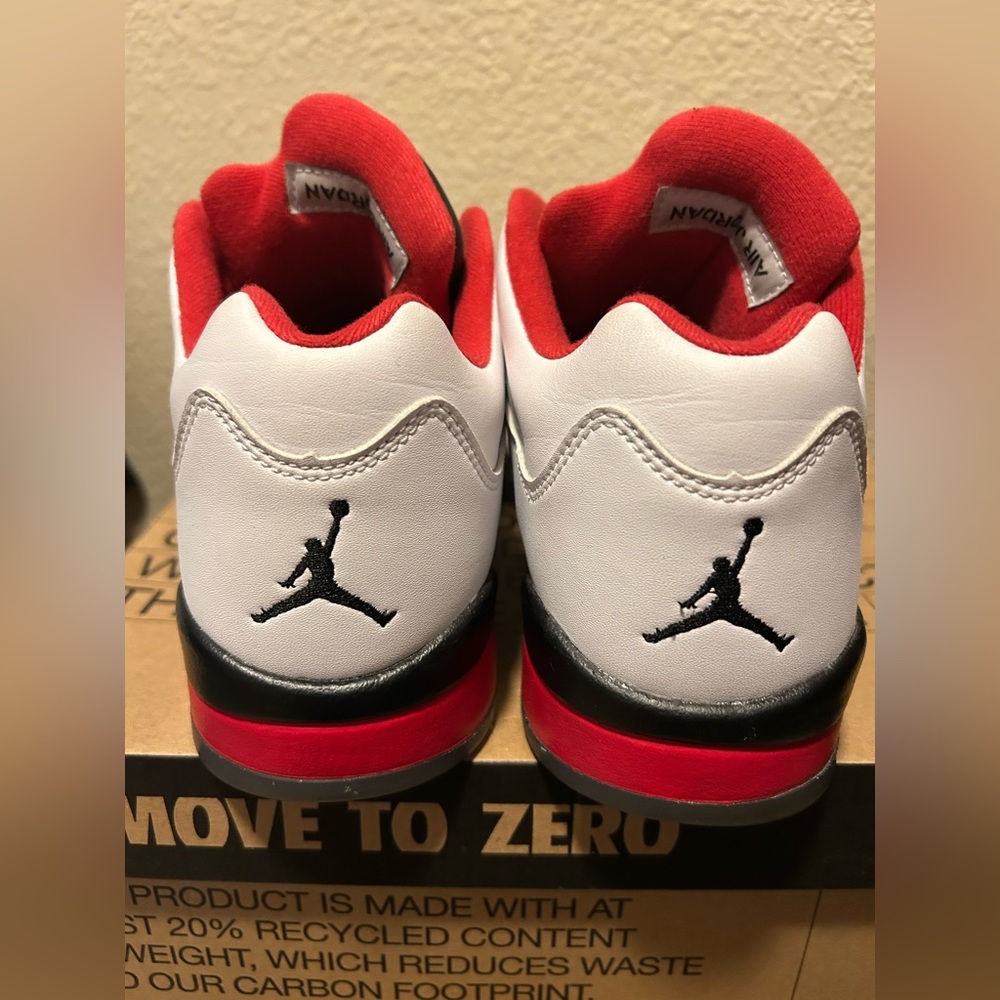 Air Jordan 5 Retro - Picture 5 of 6